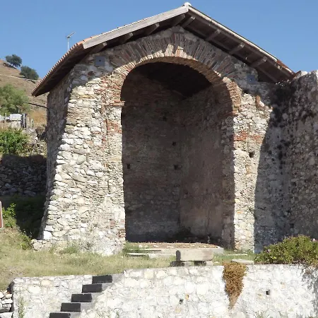 מלון Diffuso Borgo Da Sara 3*